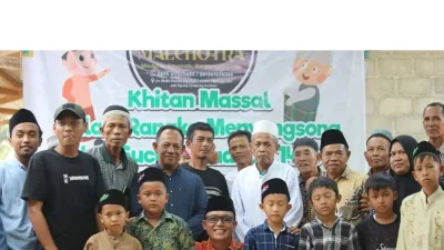 Wabup Lampung Tengah menghadiri acara sunat massal di Kecamatan Bekri