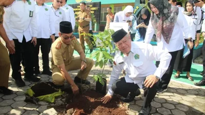 Kemenag Lampung tanam 10.250 pohon matoa guna dukung ekoteologi