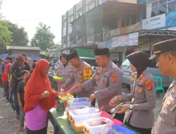 Polresta Bandarlampung bagikan 200 porsi makanan bergizi kepada warga