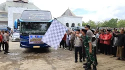 Bupati Parosil Mabsus lepas 311 calon haji asal Lampung Barat