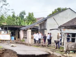 Bupati respons cepat penanganan tanah longsor di Lampung Barat